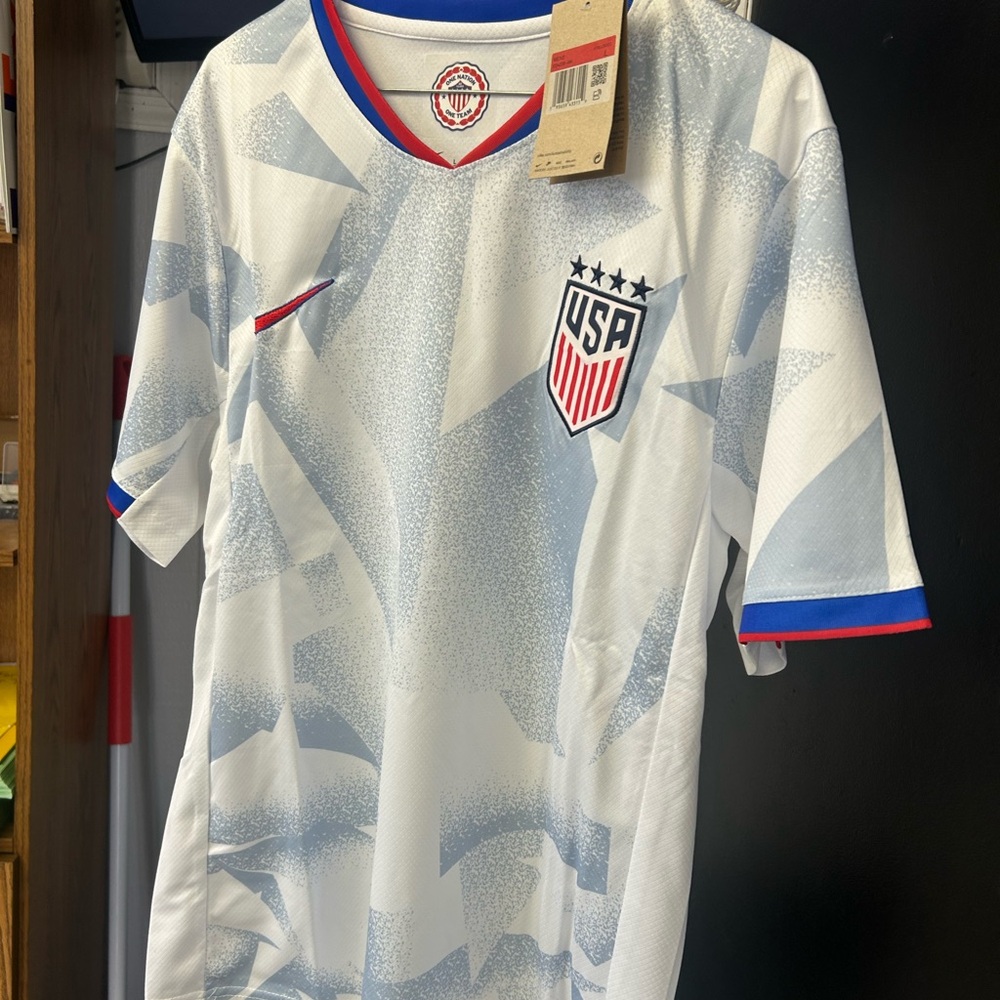 Nike USA Soccer Jersey - White with Blue & Red Details - Picture 9 of 10